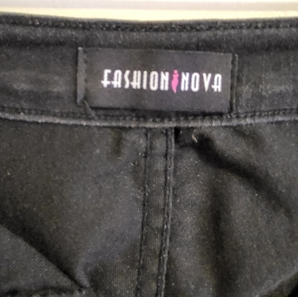 Fashion Nova Super High Waist Denim Skinnies - Black (Size 11) - Picture 4 of 7
